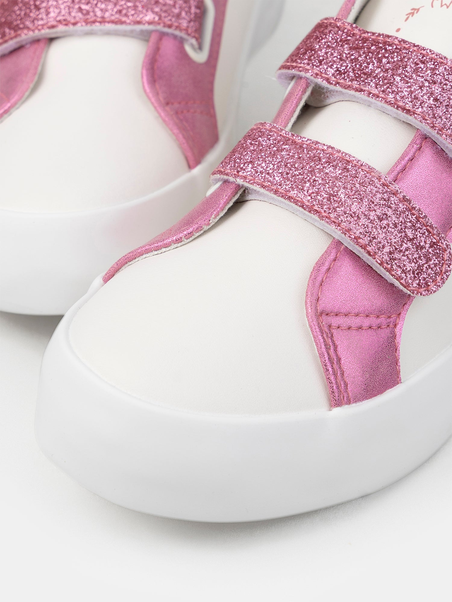 Sneakers bianche con patch a stella rosa glitter per ragazze