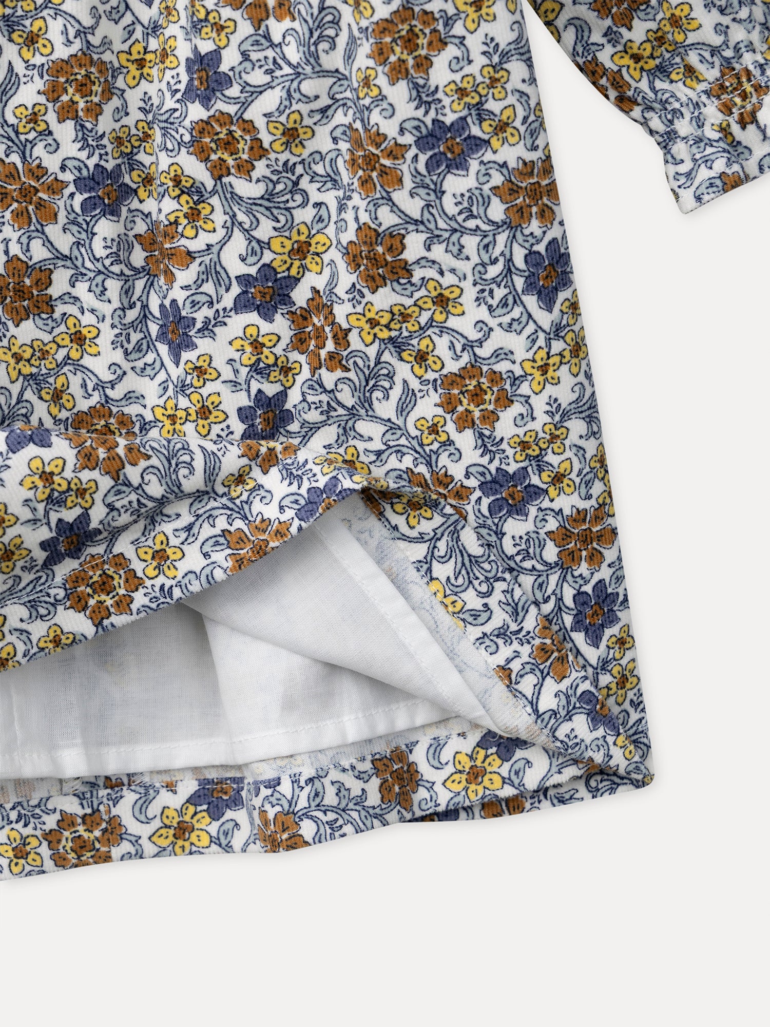 Abito stampato floreale con colletto a petalo bianco per ragazze