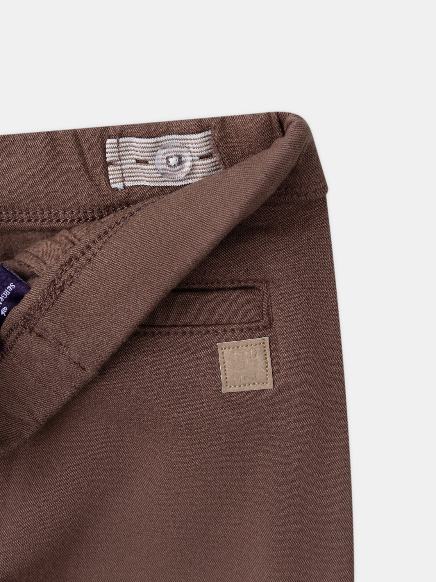 tmp/68893507776/files/f8ae7643-529c-44ca-b4fa-d682d1e996ae/26H3PG31CFP_802_158c329f56-2082-41b1-a373-b0551d563ecb.jpg