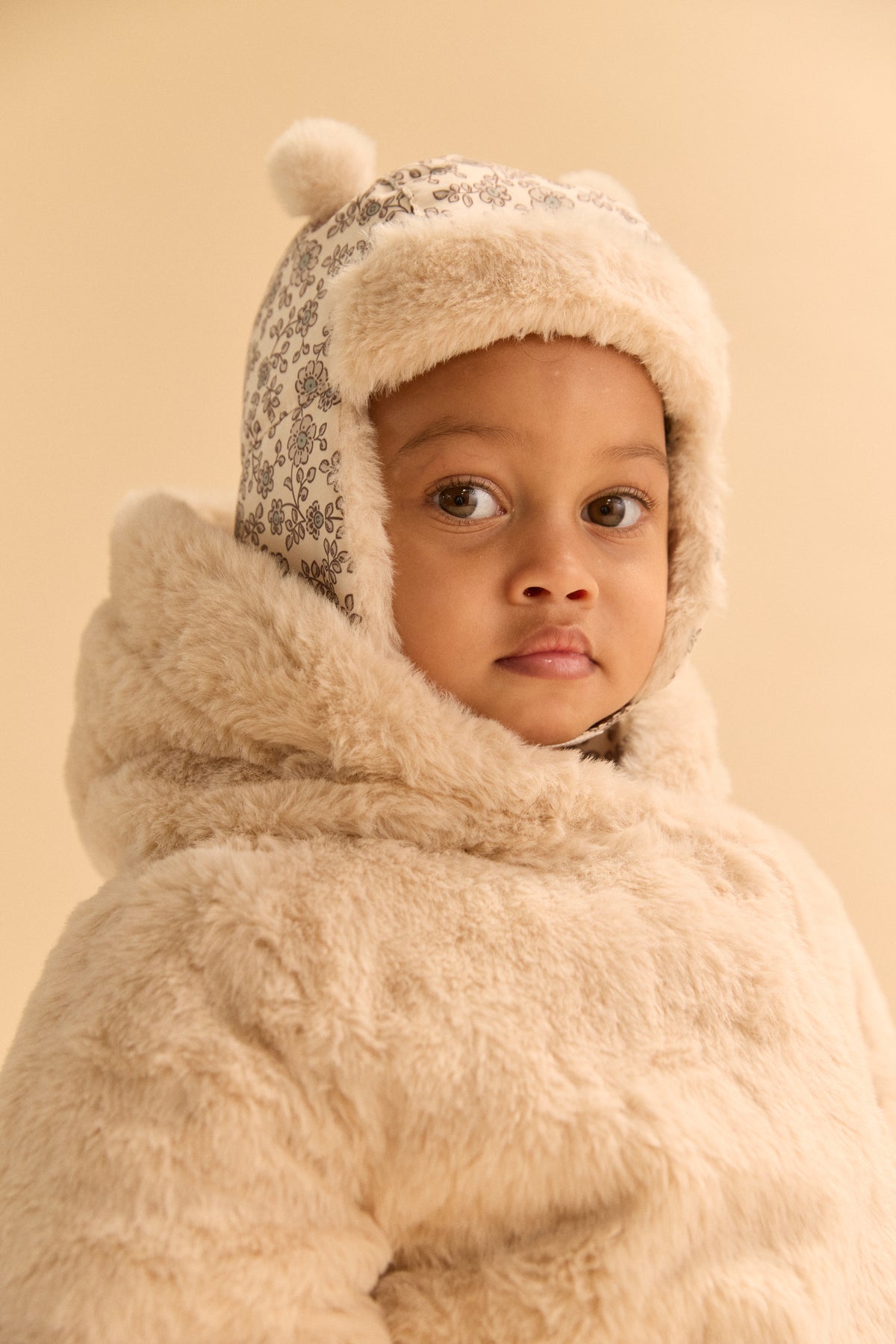 Cappello-con-pompom-a-stampa-floreale-Bambina