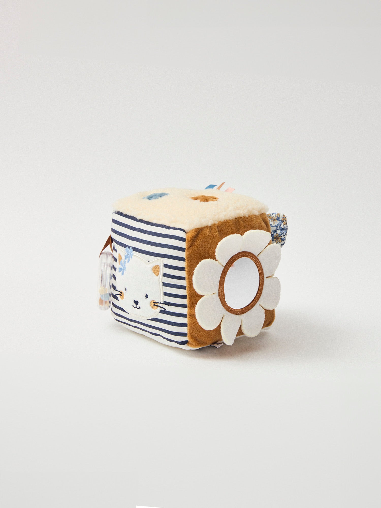 Cubo di attività bianco in multi-materiale