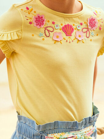 T-shirt gialla pastello con ricami fiori bambina CRICHETTE / 22E2PFN2TMCB115